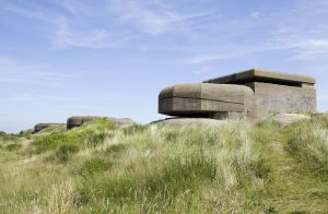 De meeste opengestelde bunkers bevinden zich aan de kust. Dit was tijdens de Tweede Wereldoorlog de Duitse 'Atlantikwall'.